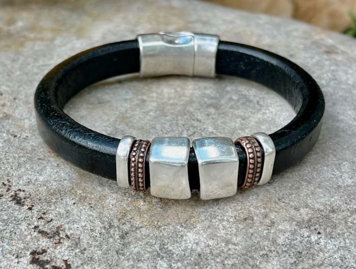 Black and Silver Fault Line Leather Bracelet