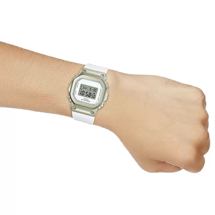 Casio G-Shock White Digital Flash Alert, GM-S5600G-7DR-G1069