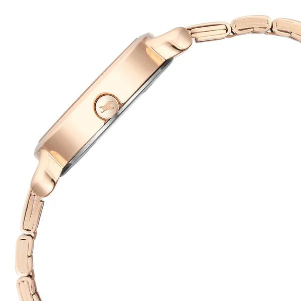Fastrack Pulse Quartz Analog Silver Dial Stainless Steel Strap Watch for Girls 6221wm02