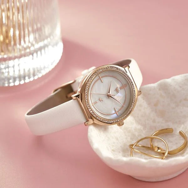 Fastrack Vyb Spotlight Quartz Analog Mother of Pearl Dial White Leather Strap Watch For Girls fv60044wl01w