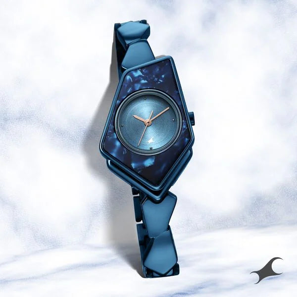 Fastrack Younique Quartz Analog Blue Dial Metal Strap Watch for Girls ns6279qm01