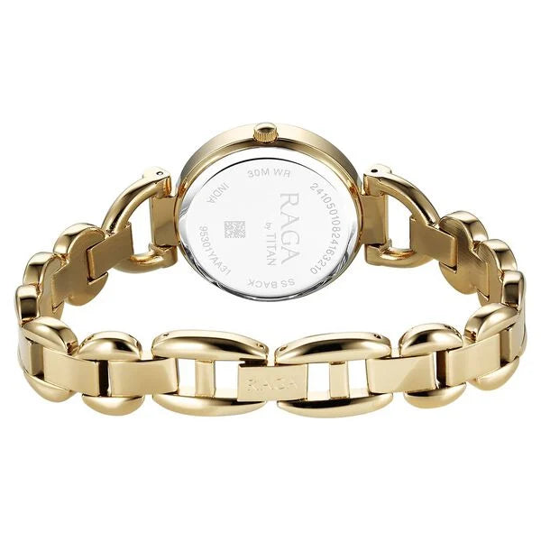 Titan Raga Showstopper Quartz Analog Watch For Women 95301ym01